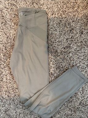 Women’s High-Waist Leggings in Olive Green